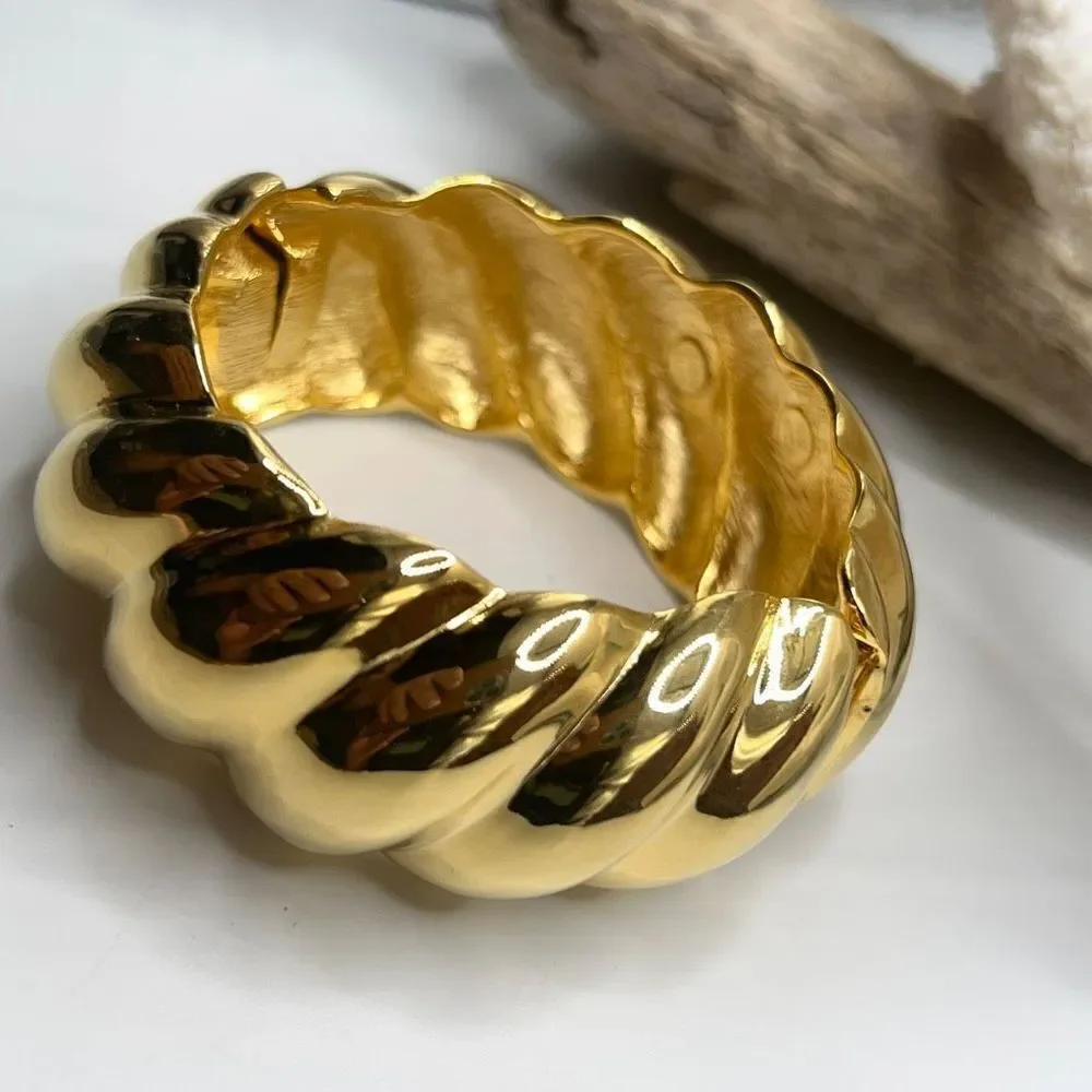 Polished Gold Twist Bangle Hinged Bracelet Kenneth Jay Lane - Picture 8 of 12